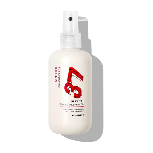 Spray pre-piega per donare corpo e volume ai capelli. Particolarmente indicato per capelli fini che non riescono a mantenere la piega. Flacone bianco con tappo spray. mediamente fissante.